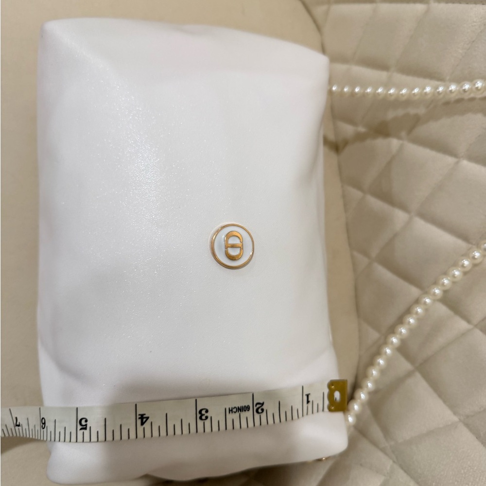 Elegant White Designer Bag with Pearl Strap - Picture 11 of 15